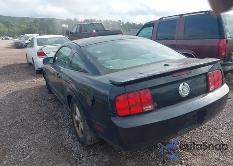 2007 Ford Mustang V6 Deluxe/V6 Premium z USA, uszkodzony, nr VIN 1ZVFT80N075219112